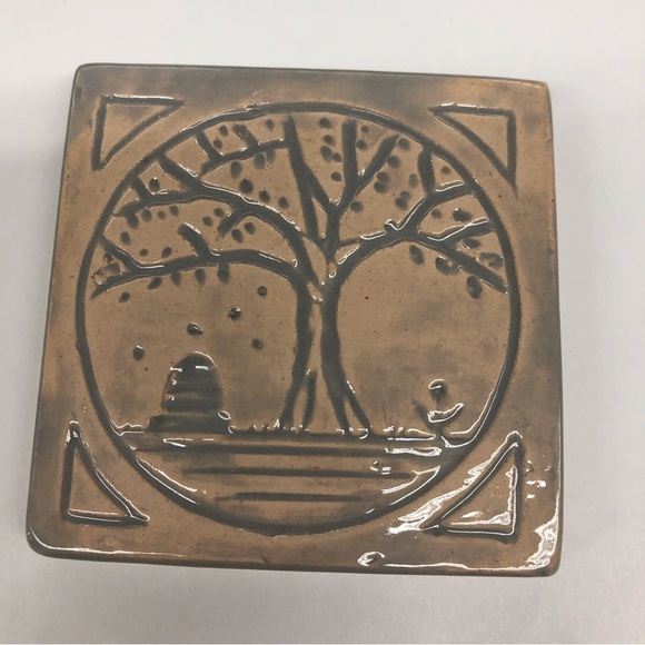 Handmade Ceramic Tile: Gray Tree with Bee Hive - Picture 1 of 2